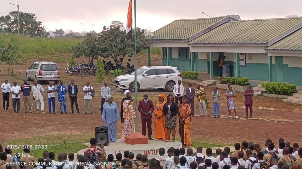 CEREMONIE DE SALUT AUX COULEURS