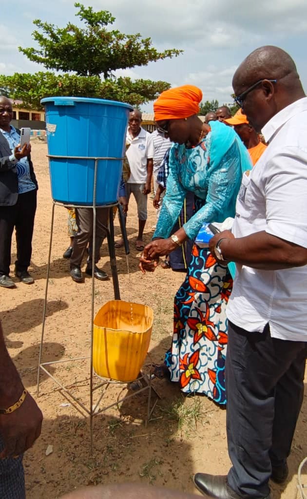 VISITE D'INFRASTRUCTURES EDUCATIVES A GNALEGRIBOUO