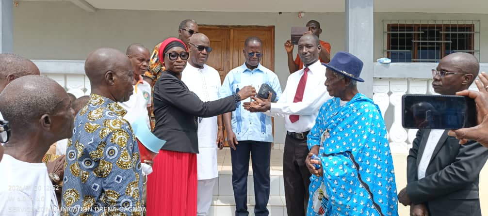 REMISE DE CLES DU LOGEMENT DU PRINCIPAL DU COLLEGE MODERNE DE ZOKROBOUO